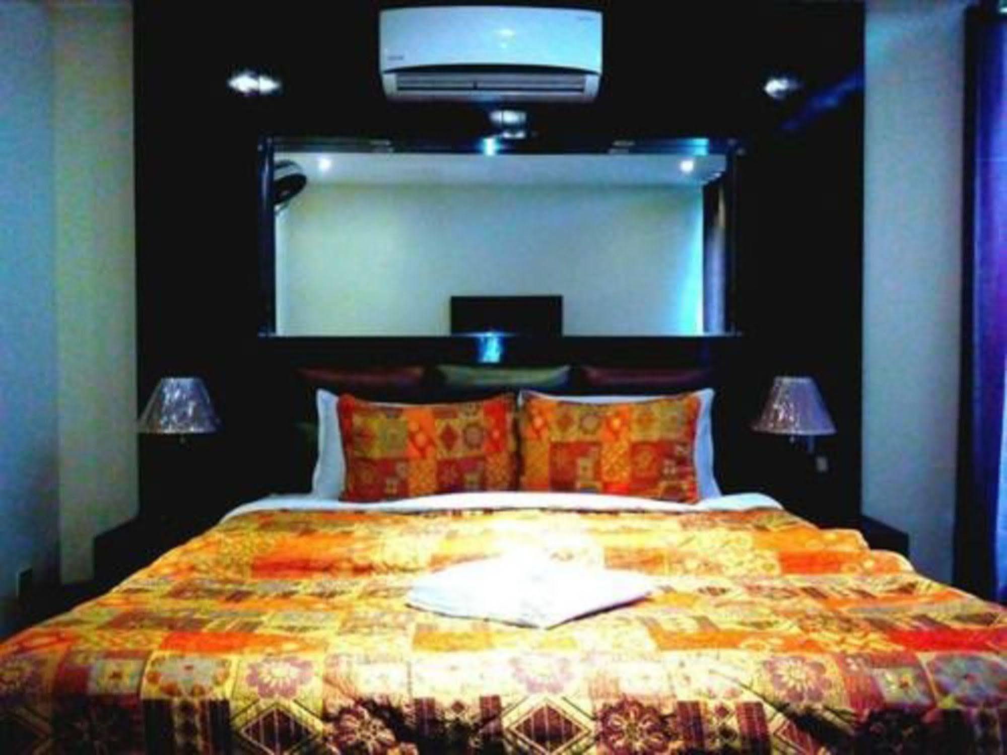 Bling Hotel International Multan Exterior photo
